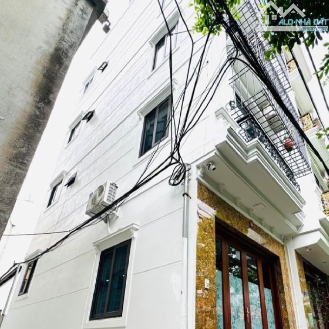 Bán nhà Lại Yên lô góc 42m2 mặt tiền 4m 4 tầng 4 ngủ gần hồ, trường học, chợ 4 tỷ 9