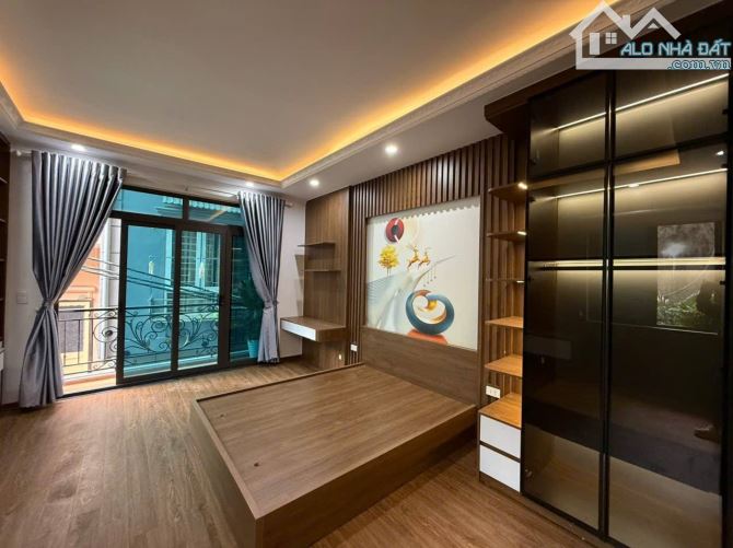 Bán nhà phố Kim Mã, Giảng Võ, Ba Đình, ô tô vào nhà, 6 tầng thang máy, 80m2, giá 22.5 tỷ