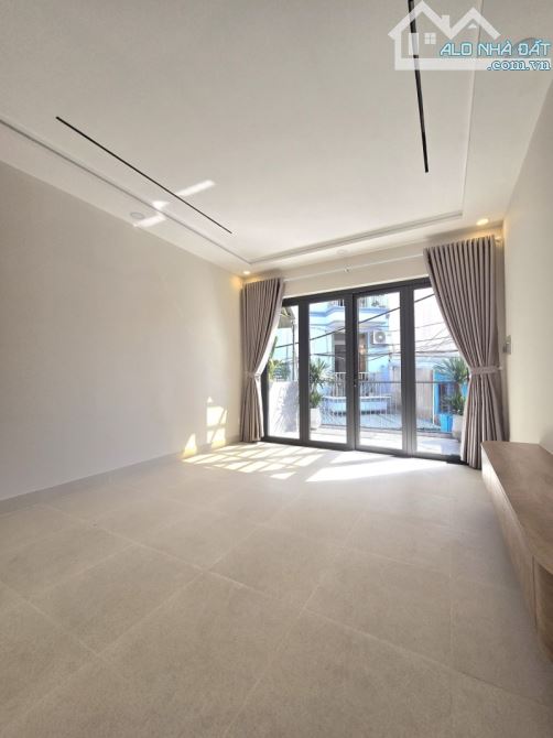 NHÀ ĐẸP - HẺM XE HƠI - LINH XUÂN - 2 TẦNG - NHỈNH 4 ĐỒNG