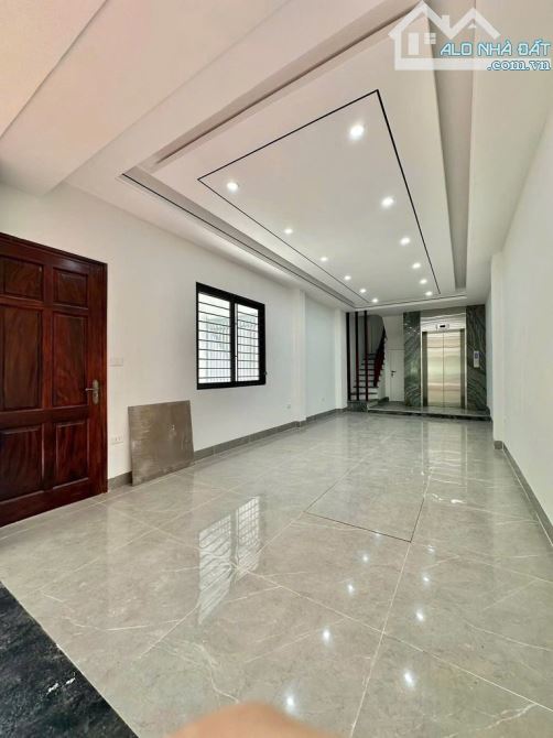Bán nhà Ngọc Thụy 45m2- 7 tầng- 4 phòng ngủ- 10 tỷ,  thang máy, gần cầu Chương Dương