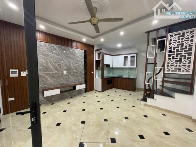 Bán nhà tổ 12 Yên Nghĩa, gần KĐT Đô Nghĩa. 32m2x5T, 50m ra ôtô xung quanh tiện ích đầy đủ