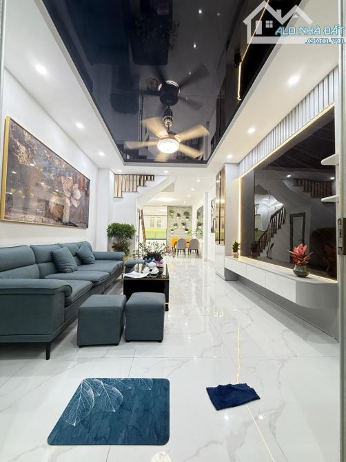 NHÀ RIÊNG CẦN BÁN PHỐ HỒNG MAI 44M2 X 6 TẦNG CÁCH MẶT PHỐ 20M GIÁ CHỈ 7,5 TỶ