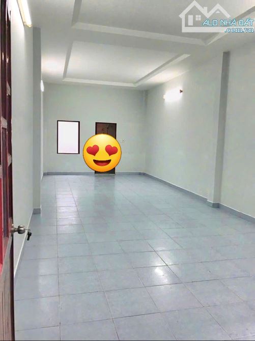 BÁN NHÀ ĐẸP CẠNH KÊNH THAM LƯƠN.G - AEO.N MAILL - ĐƯỜNG XE TẢI - ( 4X31M )