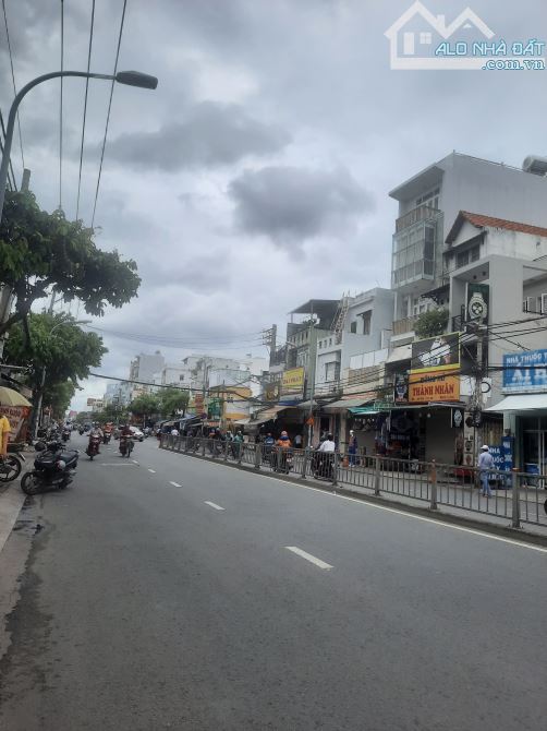 Bán nhà mặt tiền Bà Hom p13 quận 6(nở hậu 7m x 15m)17.5 tỷ thương lượng