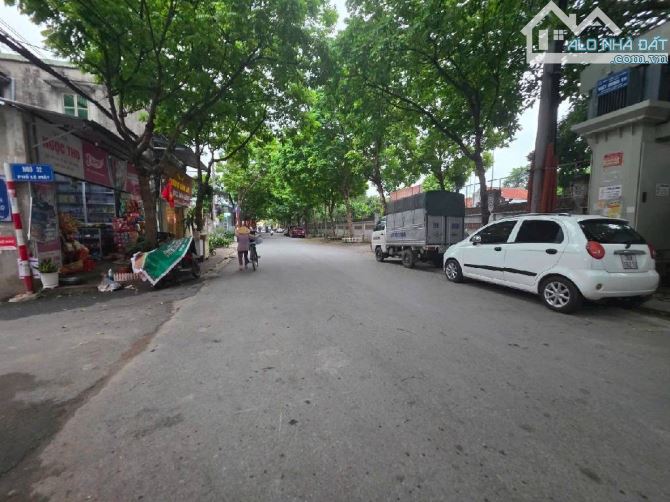 Nhà xây độc lập 45m2, 5 tầng, phường Việt Hưng, giá chào 7,5 tỷ