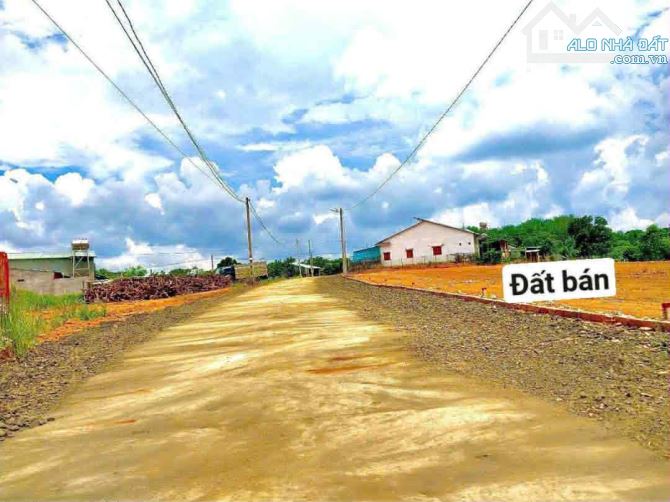 200m2 có 100m2 đất ở mặt  tiền đường dân cư đông cặp sát quốc lộ 14 chỉ 150 triệu
