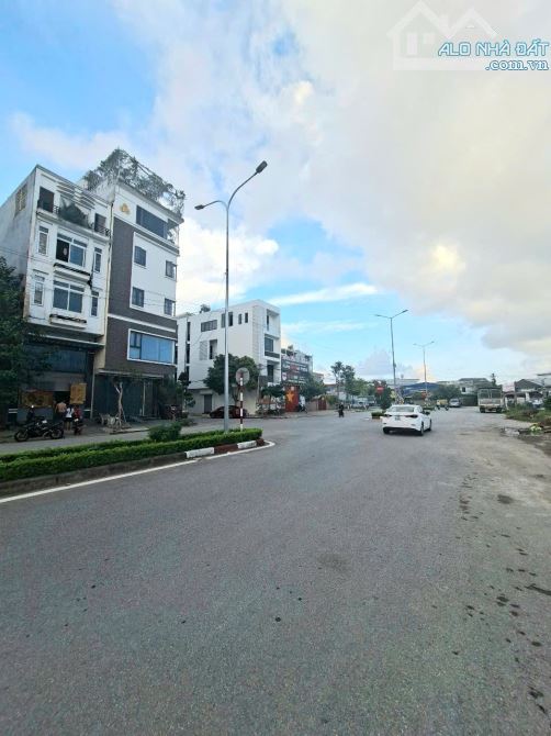 Bán đất lô 9 Lê Hồng Phong mặt đường đôi 30m