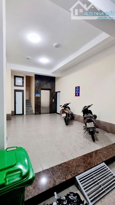 Bán nhà Đội Cấn quận Ba Đình - sổ đỏ 40m2 - nhà 5 tầng - giá chỉ 8,5 tỷ.