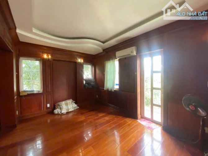 BIỆT THỰ LÔ GÓC 2 MẶT TIỀN – DT 243M² (NGANG 9.5M) – FULL GỖ GÕ ĐỎ – TNP A