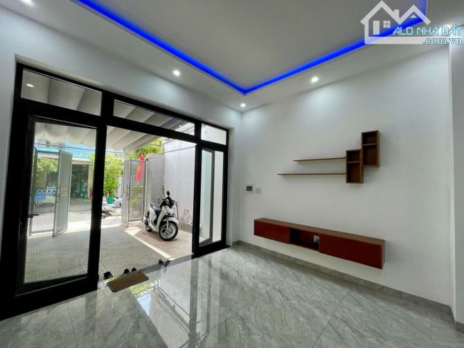 🔥BÁN NHÀ MẶT TIỀN- 3 TẦNG- 80M2- CÁCH BIỂN 300M- GẦN NGUYỄN SINH SẮC- CHỈ 5 TỶ X