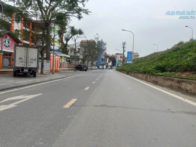 Hàng HIẾM! Giá TỐT! Bán NHANH ĐẤT Phúc Lợi, ô tô tránh đỗ cách 20m, DT 34m, nhỉnh 4 tỷ