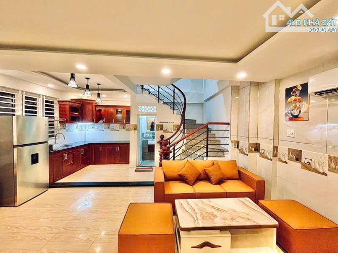 Bán nhà Gò Vấp, nhà 4 tầng, kế CV Làng Hoa - Nhỉnh 5 tỷ - 155