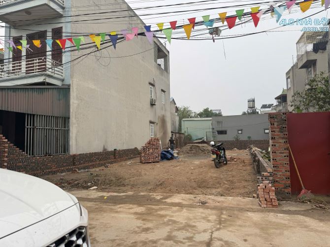 Bán  160m2 đất bìa làng Thư Lâm giá 57tr/m2 khổ vuông vức, đất ở 100%, ko dính quy hoạch