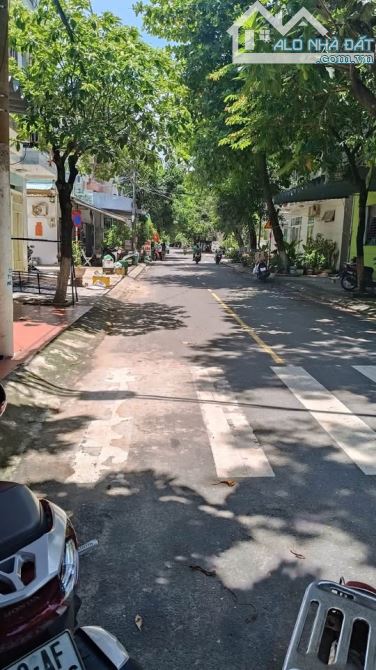 Cần bán đất tặng nhà mặt tiền đường Hồ Huấn Nghiệp - Cách sông 100m - Giá nhỉnh 6 tỷ