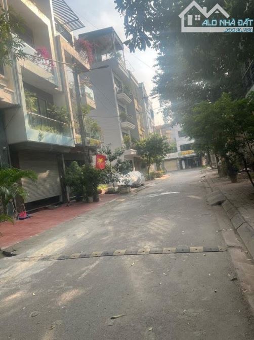 BÁN ĐẤT LAI XÁ VẠN XUÂN HOÀI ĐỨC 72M2 MT 5M VỈA HÈ Ô TÔ TRÁNH GIÁ 11.5 TỶ