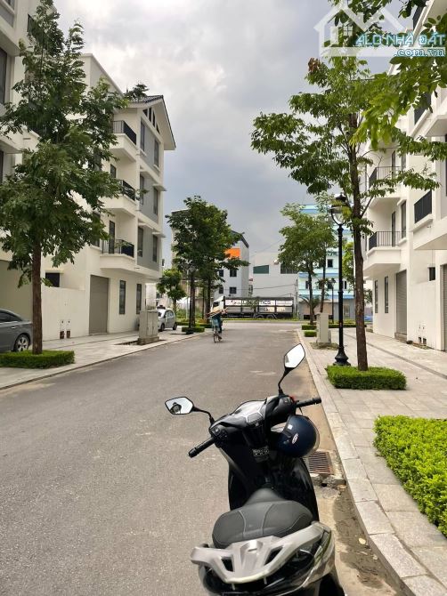 BÁN ĐẤT DỊCH VỤ KIM CHUNG DI TRẠCH HOÀI ĐỨC 95M2 GIÁ 13 TỶ