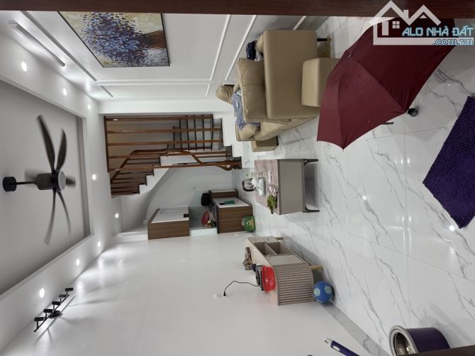 Bán nhà Xuân Đỉnh, dt38m, nhà mới, ô tô đỗ cổng, vài bước ra phố. 7,85 tỷ