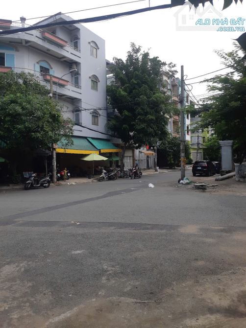 Quận 6, Sau mặt tiền Bà Hom, Nhà đẹp 5 tầng, Ngang 4m5,
