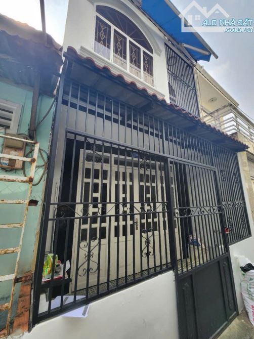Bán nhà kề Trần Trọng Cung, Quận 7, đường 8m, 2 tầng, 4x15, 8 tỷ