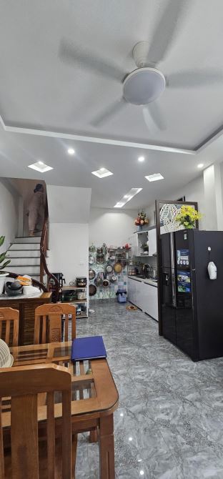 Nhà sát khu đô thị Resco Phạm Văn đồng - lô góc - hai mặt thoáng, ngõ thông kinh doanh tốt