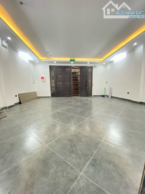 BÁN NHÀ PHỐ TRẦN DUY HƯNG CẦU GIẤY 22 TỶ 70M2 MT 5M 5 TẦNG Ô TÔ TRÁNH KINH DOANH
