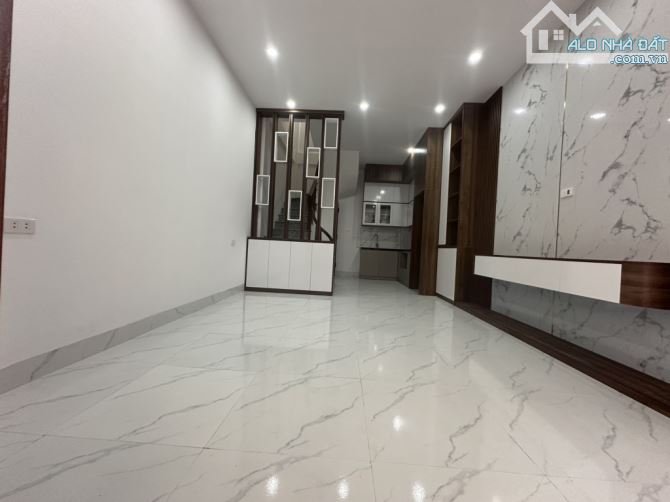 Bán nhà Lai Xá- Di Trạch, Ô tô, nhà đẹp lung linh, 38m2. Giá 5.9 tỷ