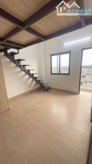 Cho Thuê CCMN Ngõ 53 Tân Triều Thanh Trì 27m2 Studio Gác Xép Cửa Sổ Ban Công Thang Máy 28P