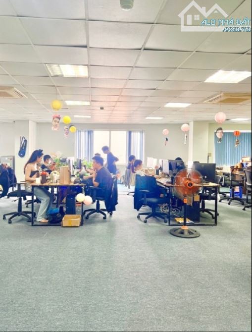 97.9 tỷ/ 301 M2/ 12 Tầng/ 13 M tiền/ Mặt Phố