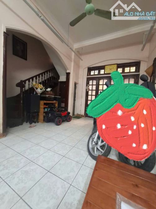 Bán nhà căn góc, trước nhà ô tô tránh, phố Hoàng Văn Thái, Thanh Xuân. 45m2, 16.9 tỷ TL