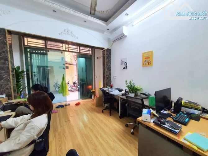Bán nhà 2 mặt tiền phố Nguyễn Khuyến, Hà Đông, ô tô đỗ cửa, Kinh doanh. 54m2, 18.8 tỷ