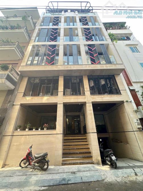 BÁN TÒA BUILDING MP Q.CẦU GIẤY 216M2 8 TẦNG MT9,8M - DÒNG TIỀN 300 TRIỆU/THÁNG - GIÁ 96 TỶ