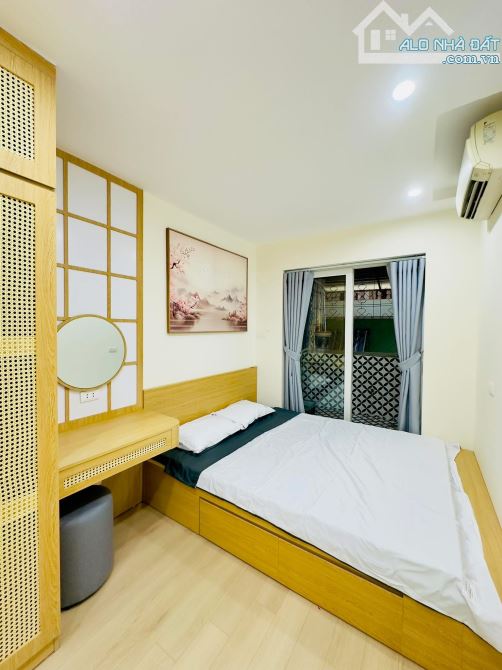 Chỉ Hơn 4 Tỷ🔥Tập thể Giảng Võ 3 Ngủ+WC🔥Nhà Đẹp Ở Luôn🔥75m2🔥Oto đỗ🔥Sổ riêng chính chủ