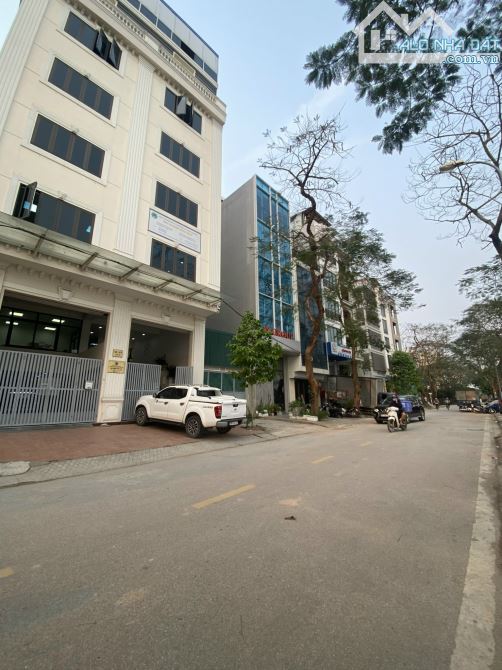 Bán nhà X2A - Hưng Thịnh, trục chính view hồ, kinh doanh, 90m2 x 5 tầng x mặt tiền 5.5m