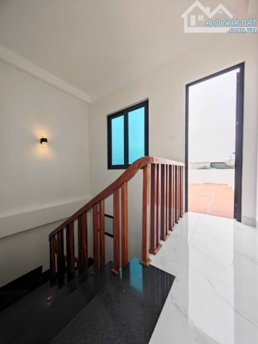 Bán nhà Lại Yên lô góc 42m2 mặt tiền 4m 4 tầng 4 ngủ gần hồ, trường học, chợ 4 tỷ 9 - 9