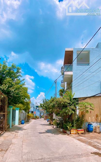 NHÀ 2 TẦNG NGAY LÃ XUÂN OAI, LÊ VĂN VIỆT - ĐƯỜNG Ô TÔ TRÁNH - 90M2  TẶNG NT SANG TRỌNG - 11