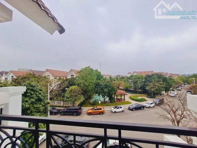 Bán Biệt Thự cao cấp Anh Đào Vin Long Biên 164m 4T MT 9.5m 60 tỷ - 1