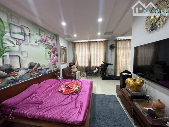 Bán nhà khu BT Lam Sơn - 52m2 - 5 tầng - ô tô tránh - 5pn - chủ để lại nội thất - ngang - 1