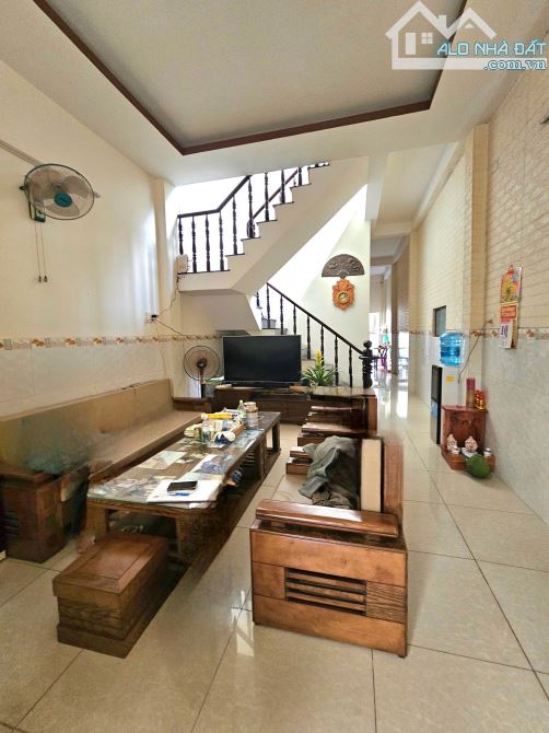 Bán nhà mặt tiền Đông Thạnh, 84m2 (4x21), 2 tầng 4PN, SHR, 4.2 tỷ - 1