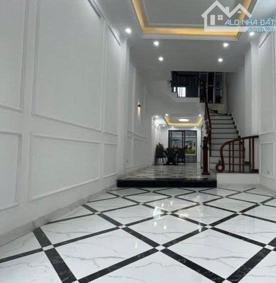 BÁN NHÀ BẮC TỪ LIÊM_LIÊN MẠC_Ô TÔ ĐỖ CỬA_39M2X4T, NHIỀU NGỦ, NHÀ ĐẸP THOÁNG, SÁT SÂN CHƠI - 1