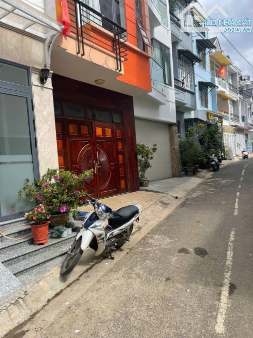 Cần bán nhà phố gần trung tâm thành phố, đường Tô Hiến Thành, DT 87 m2. - 1