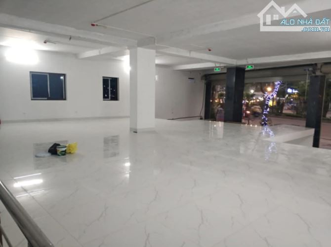 Cho thuê nhà mặt phố Lê Trọng Tấn, La khê, hà đông. 120m2x4T. Rộng 6m - 1