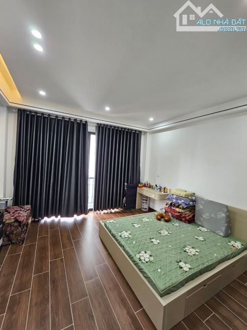 BÁN NHÀ QUẬN LONG BIÊN - 6 TẦNG  - THANG MÁY - Ô TÔ ĐỖ  - FULL NỘI THẤT - DT 48M - MT 4.3M - 1