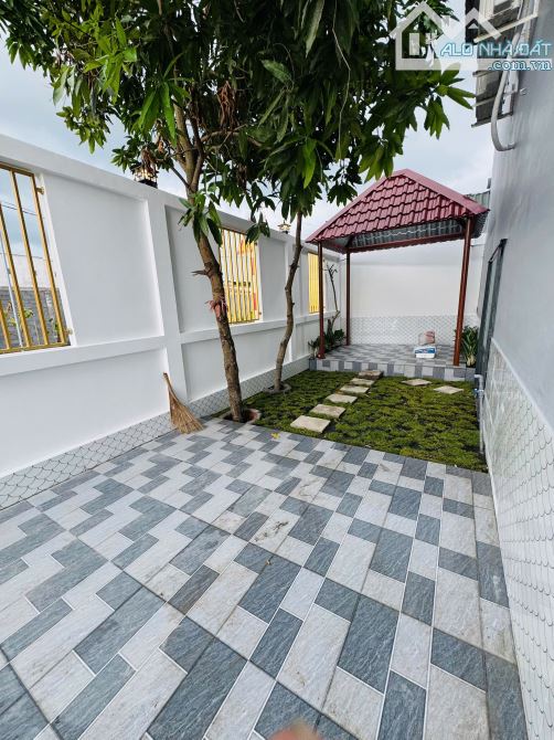 Căn góc nhà 1 trệt 1 lầu giá 3,75 tỷ thương lượng - 1