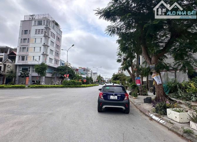 Lô góc mặt đường đôi 30m Lô 9 MR Lê Hồng Phong - Đông Băc, Tây Bắc - 5,86 tỷ thoả thuận - 1