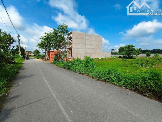 5x28.5 MT đường Hoa Vàng gần chợ Mỹ Hạnh Nam giá tốt đầu tư, an cư cùng gia đình - 1