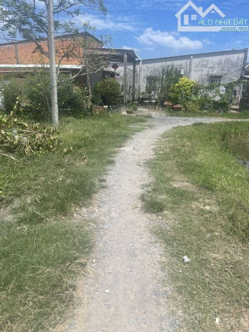 Cần tiền bán gấp nền đất Đức Hoà Thượng giá rẻ, sổ hồng, dân đông 650 triệu/nền. - 1