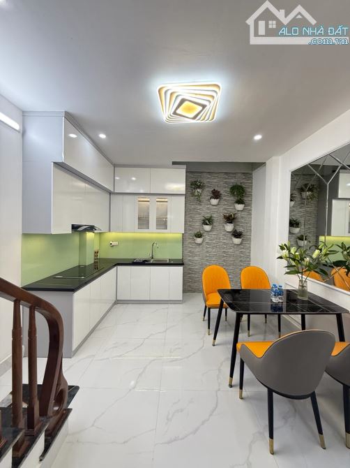 NHÀ RIÊNG CẦN BÁN PHỐ HỒNG MAI 44M2 X 6 TẦNG CÁCH MẶT PHỐ 20M GIÁ CHỈ 7,5 TỶ - 1