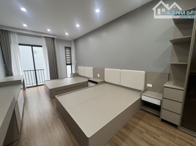 EM CẦN BÁN CĂN NHÀ VÙA HOÀN THIỆN TẠI BỒ ĐỀ - HỒNG TIẾN 55M ,6 TÀNG THANG MÁY HƠ 12 TỶ - 1