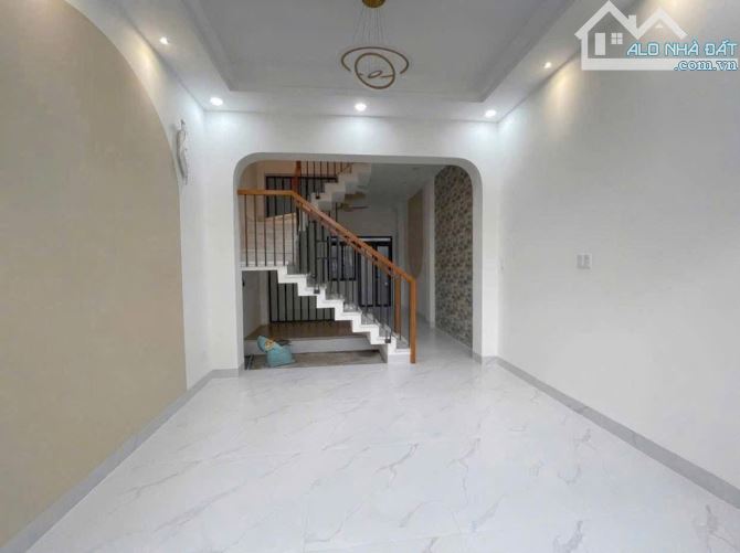 NHÀ 4 TẦNG TUYỆT ĐẸP - XÂY MỚI 100% KHU PHÂN LÔ - ĐƯỜNG THÔNG 6M CÓ LỀ - XE HƠI VÀO NHÀ - 1