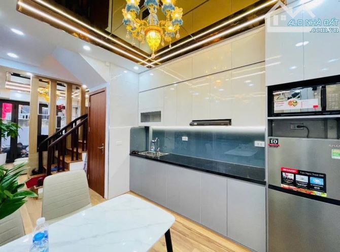 Bán nhà cạnh đại học thương mại, xây mới, thang máy nhập, gần ô tô, tiện ích. - 1